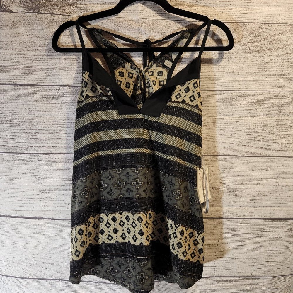 Athleta Mixed Tribal Dunes Tank Size Small